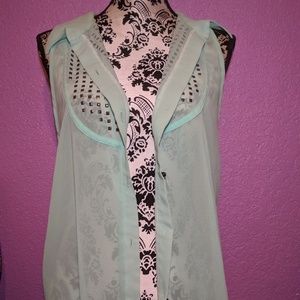 Minime sleeveless seafoam button up w/studs